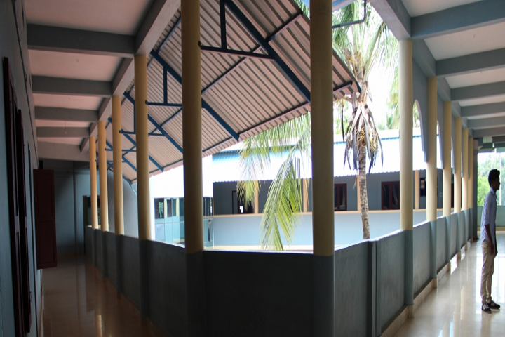 https://cache.careers360.mobi/media/colleges/social-media/media-gallery/19371/2020/2/14/Inside view of Khidmath Arts and Science College  Malappuram_Campus-View.png